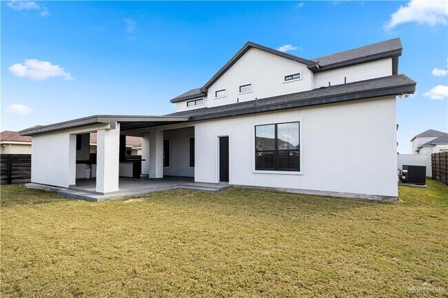 Building Photo - 23 Lago Delton