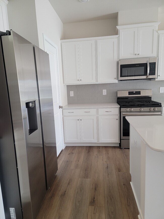 Building Photo - 44 Fernhill Ln