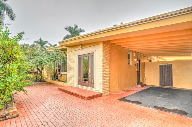 Building Photo - 216 32nd St