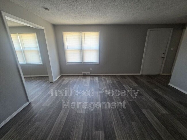 Building Photo - 5911 Cypress Pl