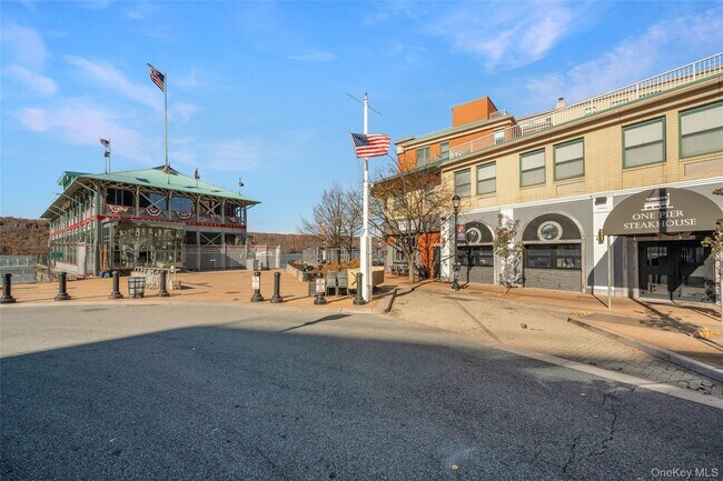 Building Photo - 351 N Broadway