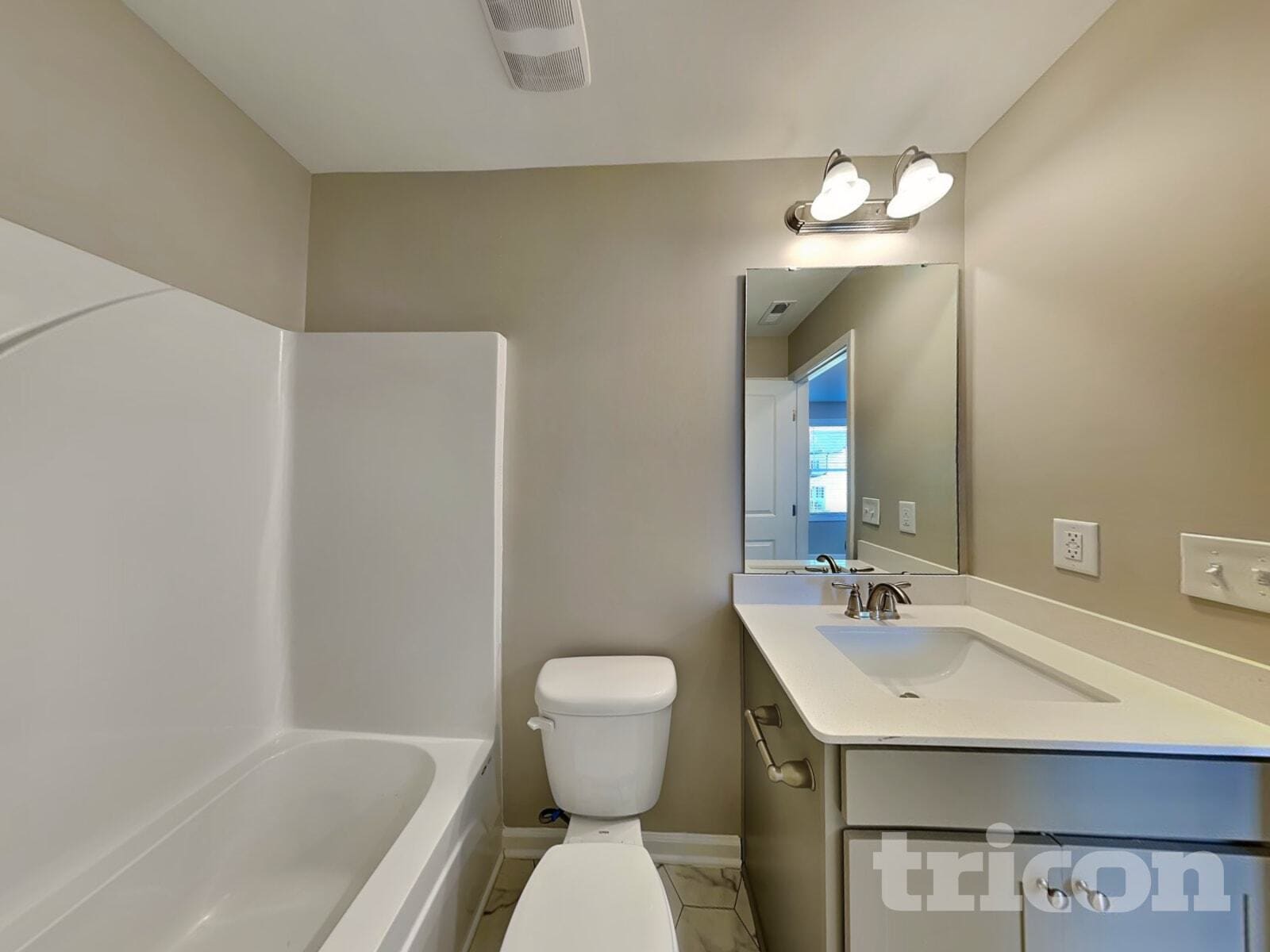 Building Photo - 76 Fresco Dr