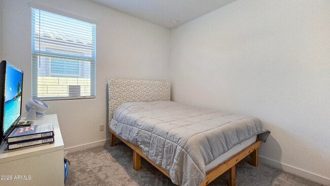 Building Photo - 16839 W Evergreen Rd