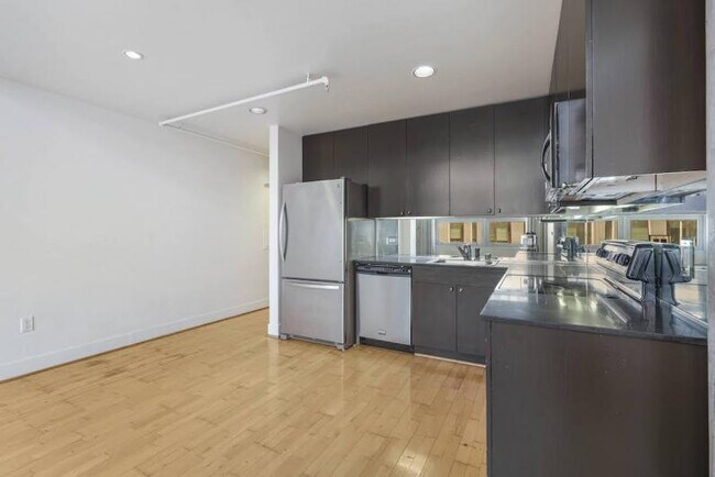 Building Photo - Modern Industrial Loft in Jack London Square