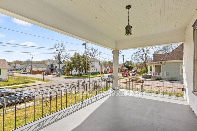 Building Photo - 913 S Highland Park Ave