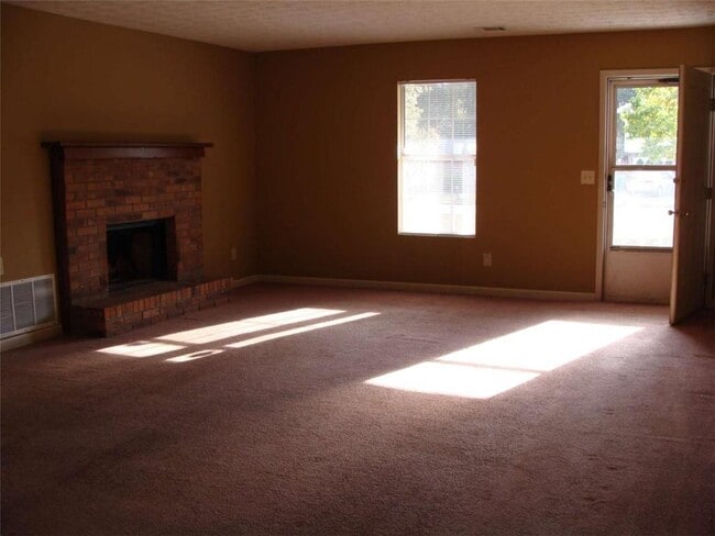 Building Photo - 3483 Fannin Dr