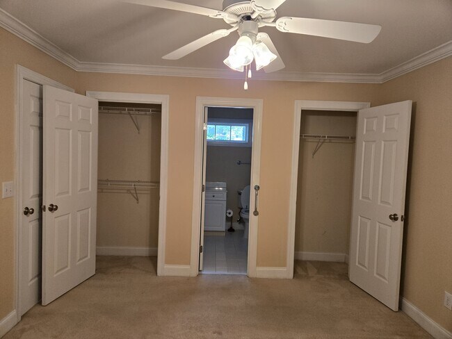 Building Photo - 5003 Double Fox Rd