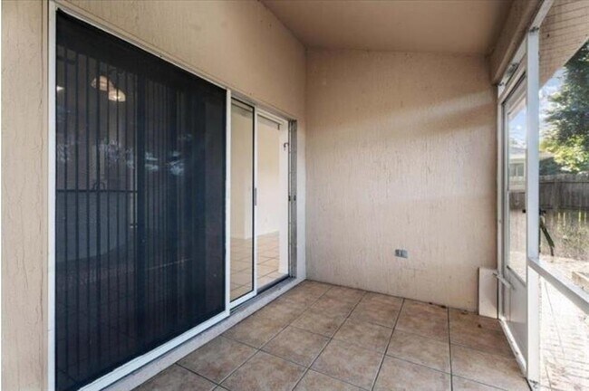 Building Photo - 980 Windward Way
