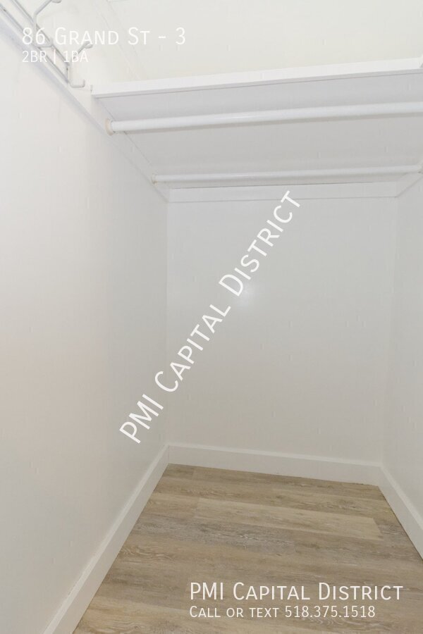 Building Photo - 86 Grand St