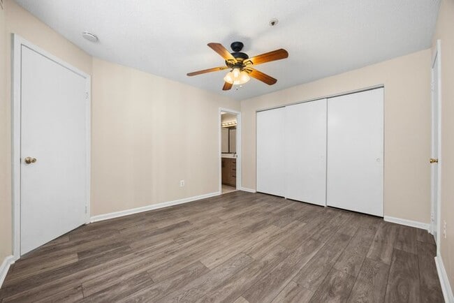 Building Photo - 14053 Vista Dr