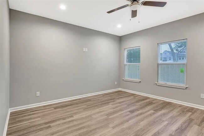 Building Photo - 6824 Dumble St