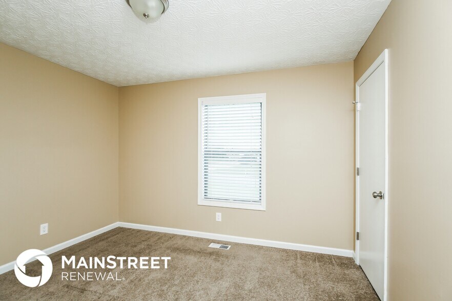 Building Photo - 5561 Deerfield Pl