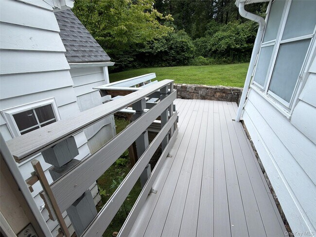 Building Photo - 6 Raven Way