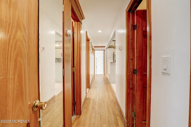 Building Photo - 146 Millhurst Rd