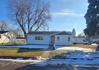 Building Photo - 4 Bedroom | 2 Bathroom | 1 car garage | Fully Fenced Yard | Great Location