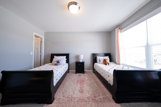 Building Photo - 6668 Coach House Ln