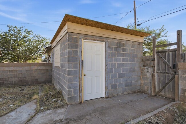 Building Photo - 1213 Patton Dr