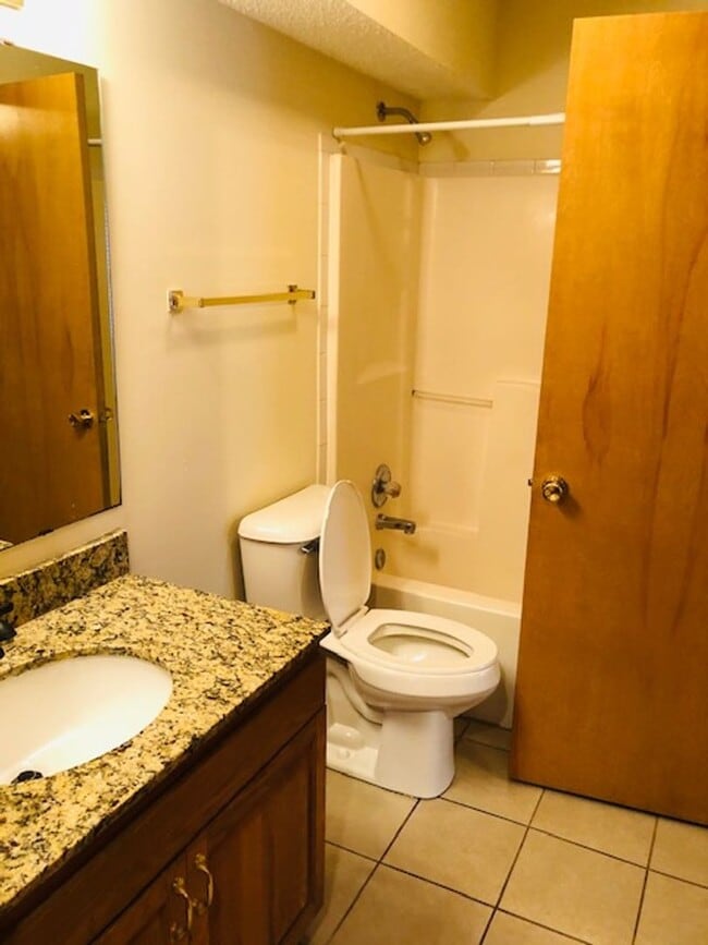 Building Photo - Updated 3 bed 2 bath with 2 car garage and a pool!