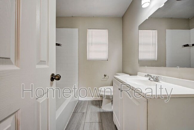 Building Photo - 332 NW 85th St