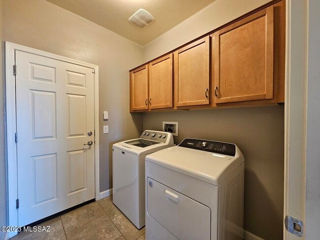 Building Photo - 9831 N Melandra Way