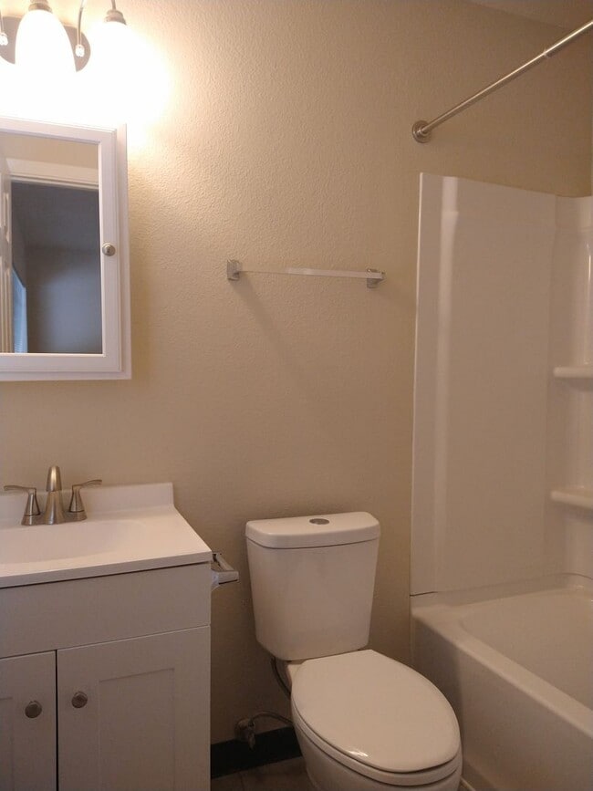Building Photo - 237 Boulder Creek Dr