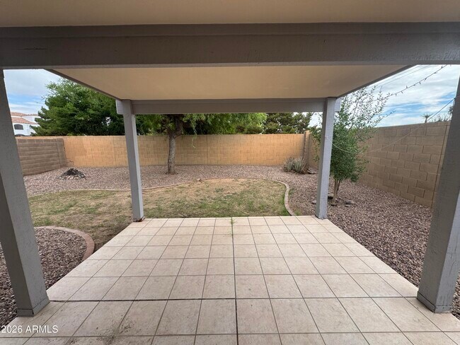 Building Photo - 7187 S Parkside Dr