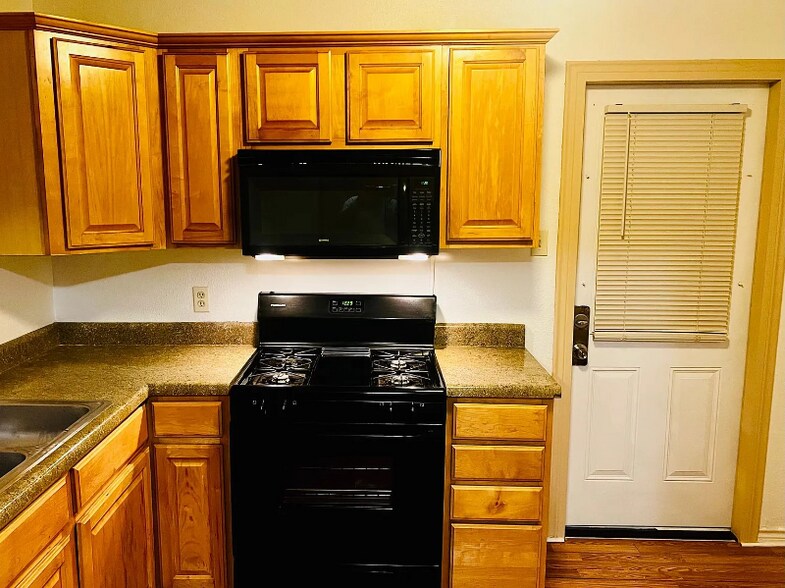 Building Photo - 163 Cornish Ave