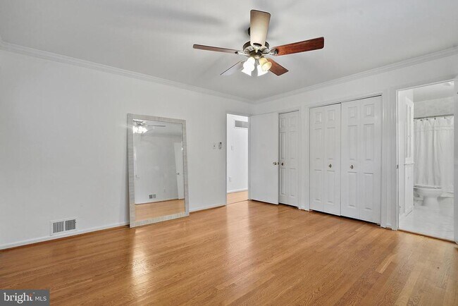 Building Photo - 9123 Cherrytree Dr