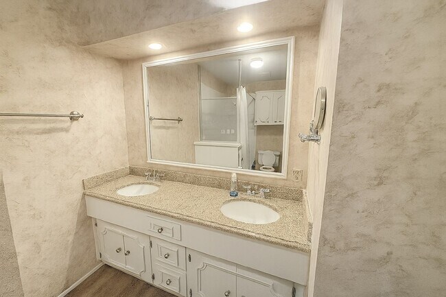 Building Photo - 3-Bedroom Home for Lease in Grand Prairie – 2,331 Sq Ft