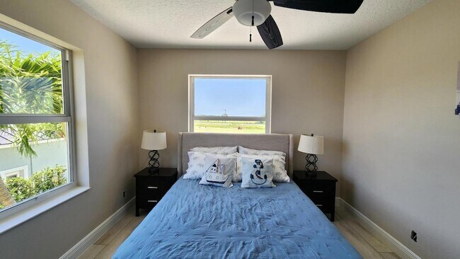 Building Photo - 1851 Corsica Dr