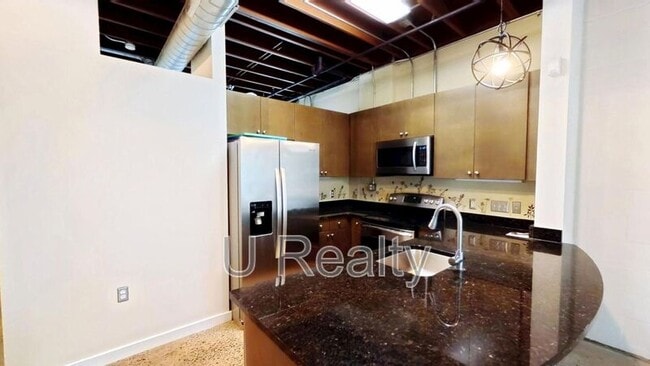 Building Photo - 800 Academy St