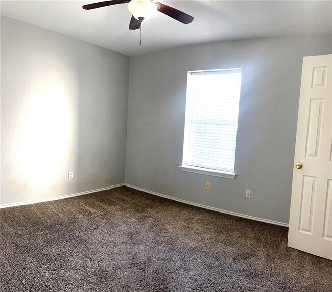 Building Photo - 1747 Windy Park Cir