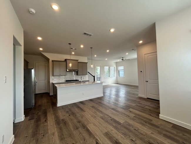 Building Photo - 3331 Loam Ln