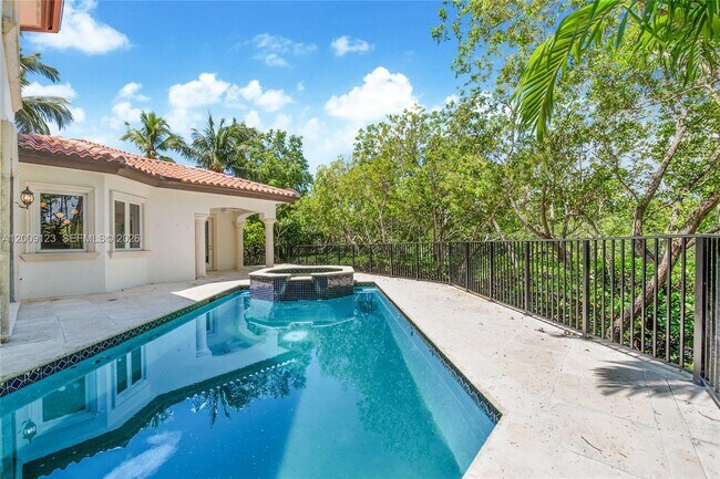 Building Photo - 13680 Deering Bay Dr