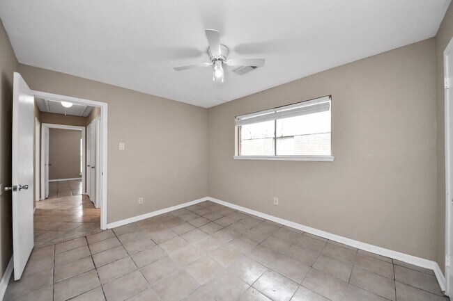 Building Photo - 11607 Neff St