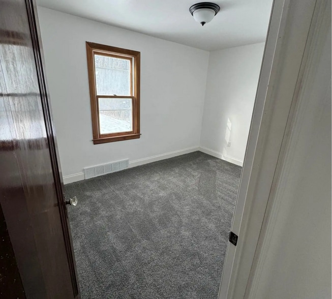 Building Photo - 1006 N 1st Ave