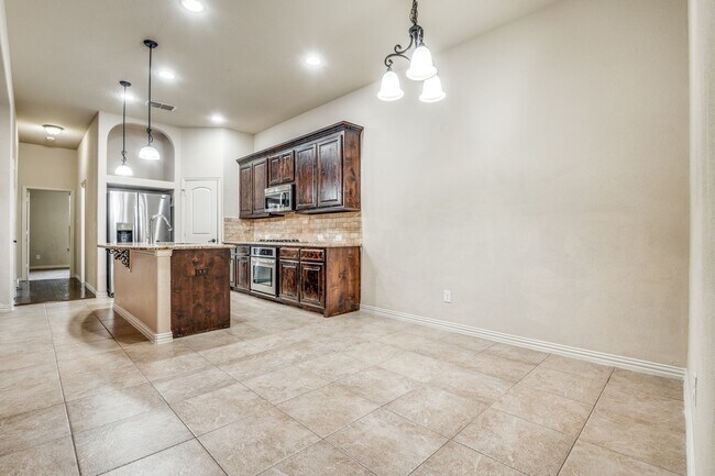 Building Photo - Luxurious 4BR/3BA Home in Grand Prairie – ...
