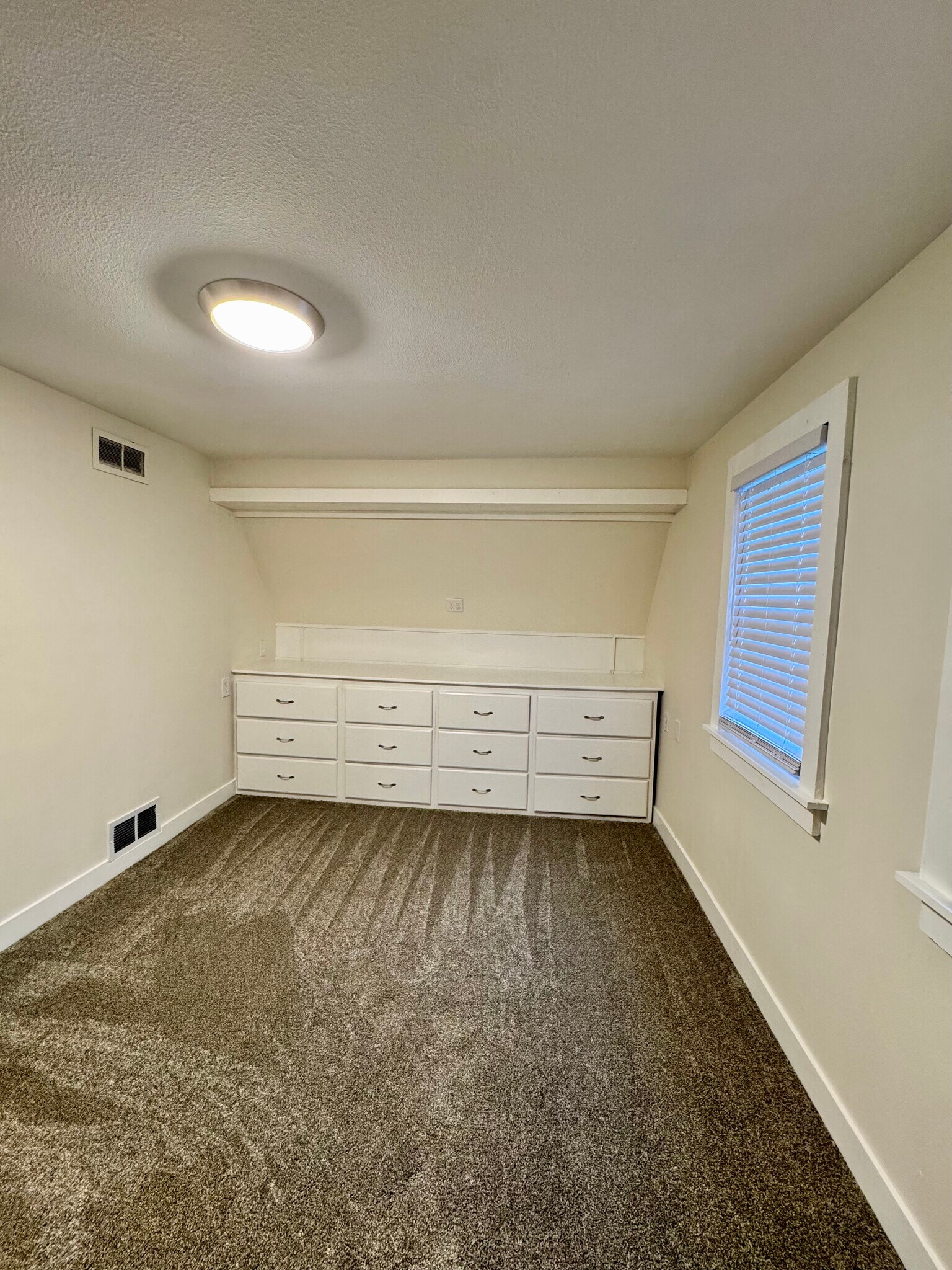 Building Photo - 620 Kirkwood Ave