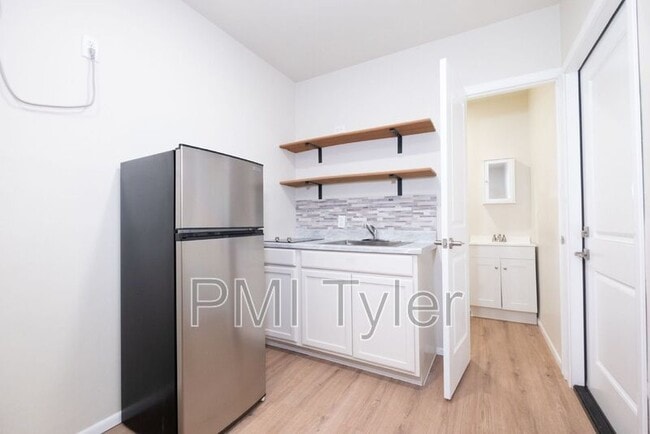 Building Photo - 20242 County Rd 2138