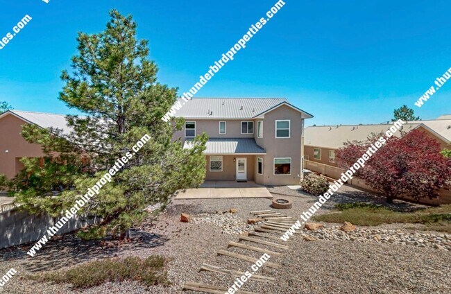 Building Photo - 5 bedroom home in Los Milagros