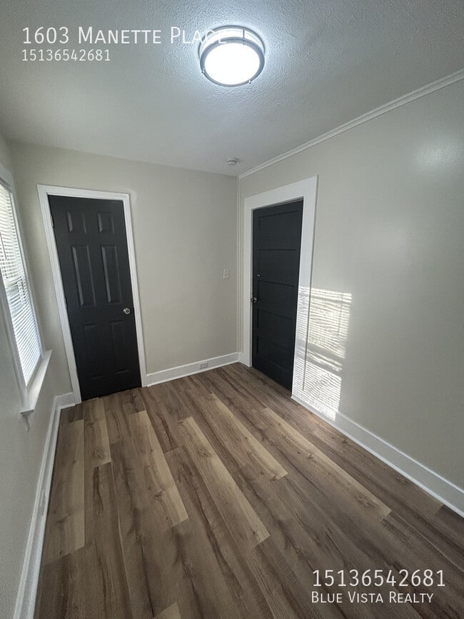 Building Photo - 1603 Manette Pl