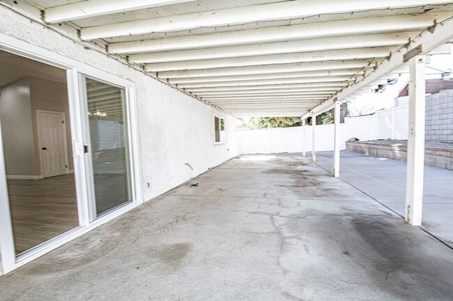 Building Photo - 8644 Frankfort St