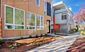 Building Photo - 8553 Interlake Ave N