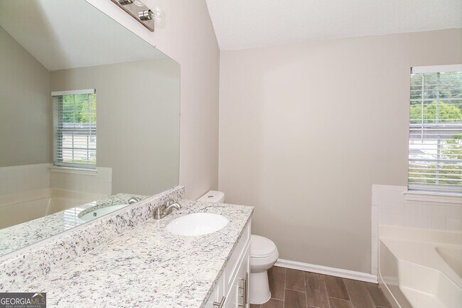 Building Photo - 7550 Sugarcreek Dr