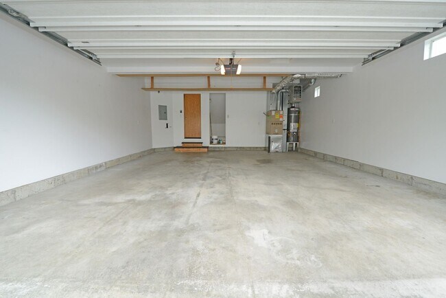 Building Photo - 264 Dailey Ave