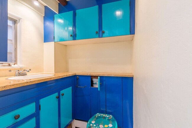 Building Photo - 21 Mugford St