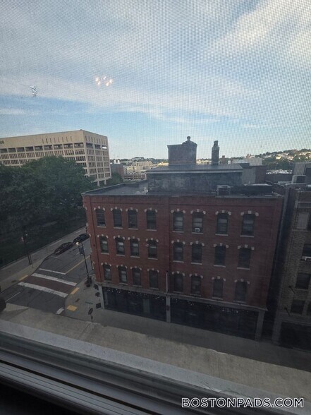 Building Photo - 50 Franklin St