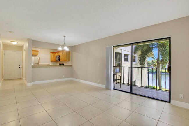 Building Photo - 1524 Lake Crystal Dr