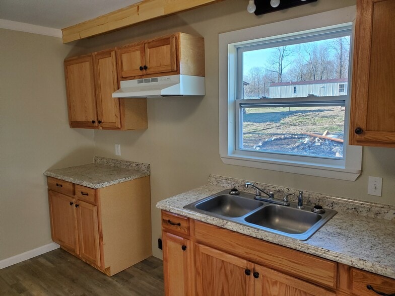 Building Photo - 718 Goodridge Rd