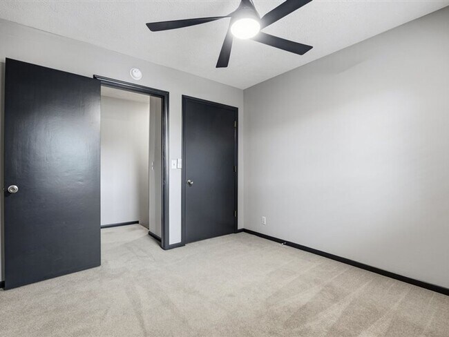 Building Photo - 15665 Fountain Hills Dr